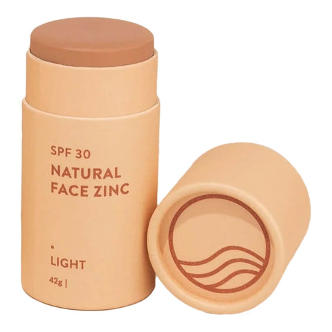 42g stick of Winki Zinc Tinted Face Zinc in the shade, Light. A lightweight, everyday-wear formula with SPF 30 that offers light, glowy coverage. Packaged in a compostable and recyclable cardboard tube.